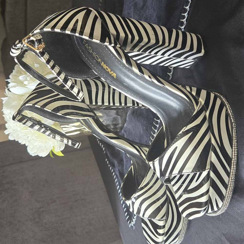 Fashion Nova Black and White Platform Heels